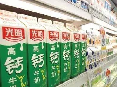 坚持17年不涨价，乳业行业中今年利润大跌60%！(图1)